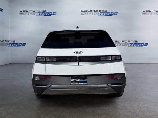 2024 Hyundai IONIQ 5 SE Standard Range