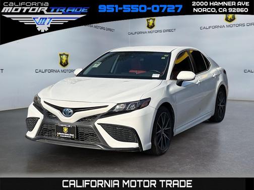 2024 Toyota Camry Hybrid SE