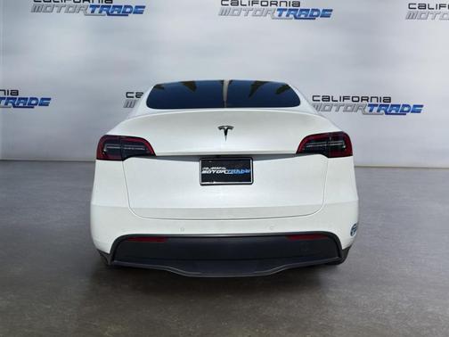 2021 Tesla Model Y Standard Range Rear-Wheel Drive