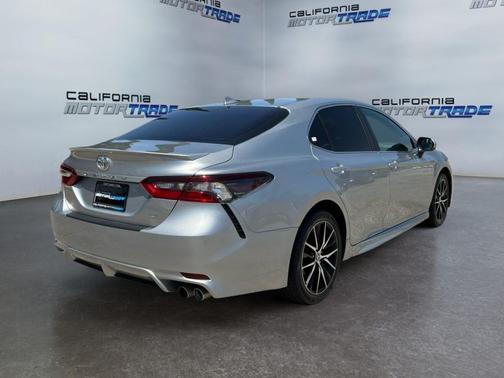 Celestial Silver Metallic 2024 Toyota Camry SE