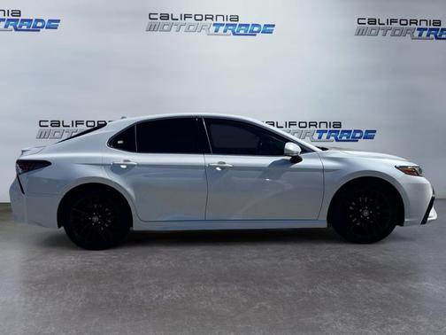 Wind Chill Pearl 2021 Toyota Camry XSE