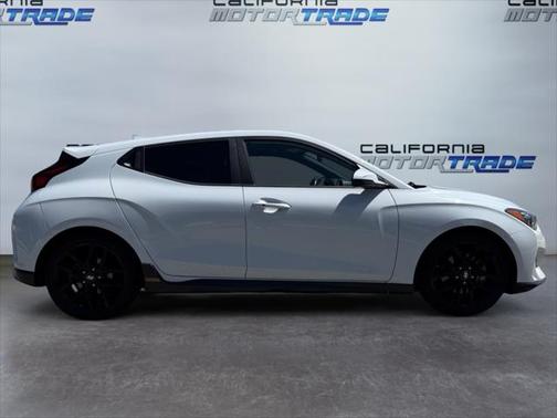 2019 Hyundai Veloster Base