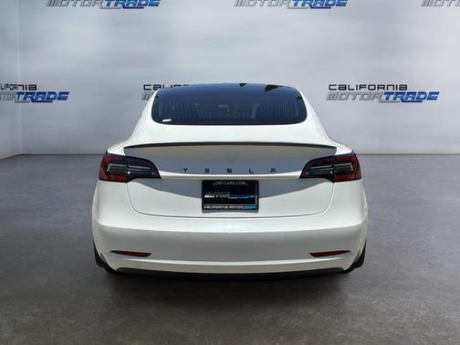 Pearl White Multi-Coat 2019 Tesla Model 3 Mid Range