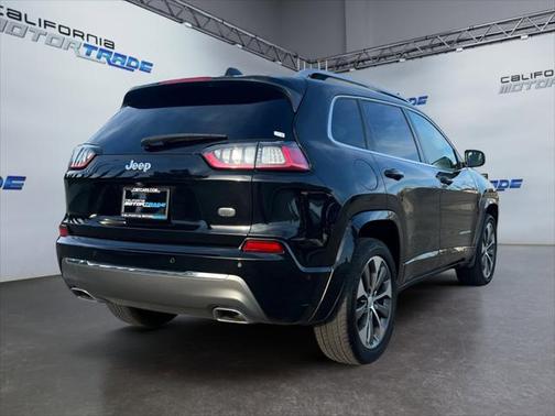 2019 Jeep Cherokee Overland