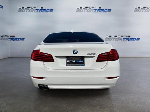 2016 BMW 528 528i