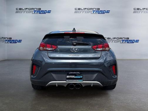 2019 Hyundai Veloster 2