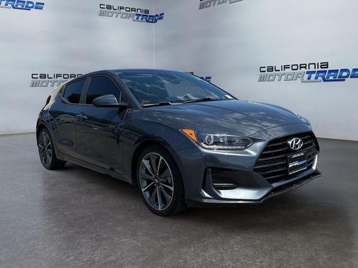 2019 Hyundai Veloster 2