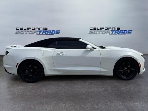 Summit White 2019 Chevrolet Camaro 2SS