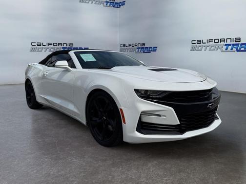Summit White 2019 Chevrolet Camaro 2SS