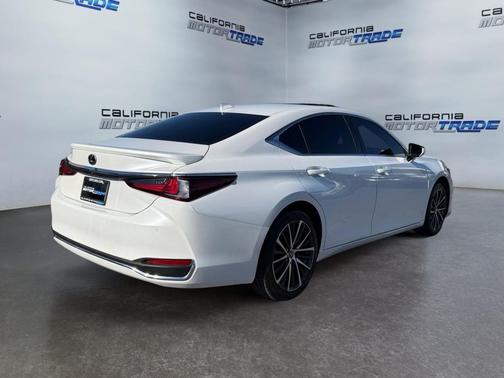 2024 Lexus ES 300h Base