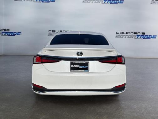 2024 Lexus ES 300h Base