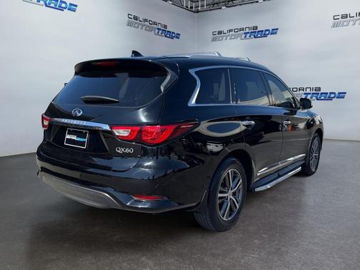 2017 INFINITI QX60 Base