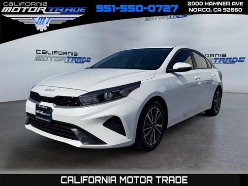 Snow White Pearl 2023 Kia Forte LXS