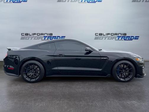 2017 Ford Shelby GT350 Base