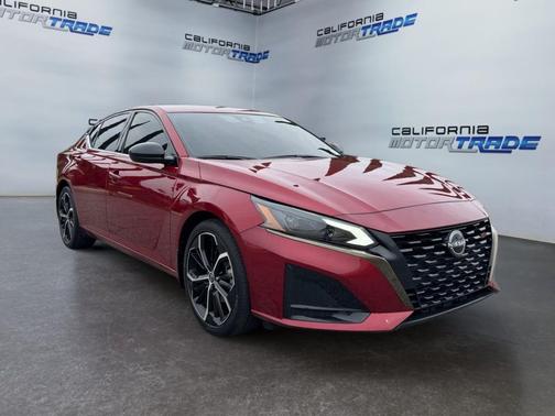 2023 Nissan Altima SR FWD