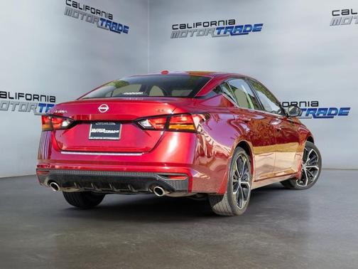 2023 Nissan Altima SR FWD