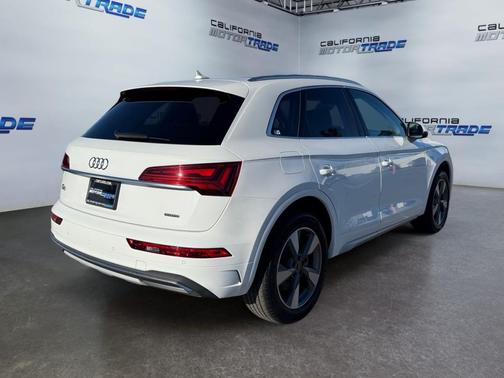 2023 Audi Q5 40 Premium Plus