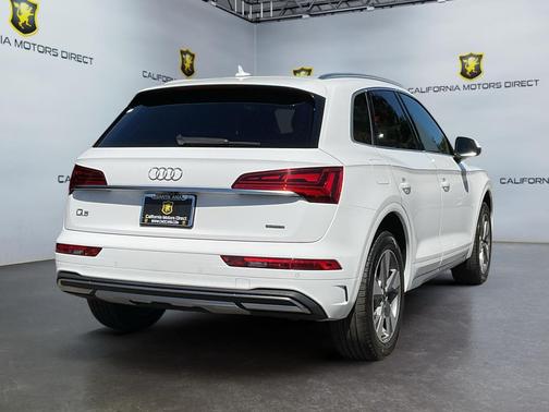 2023 Audi Q5 40 Premium Plus