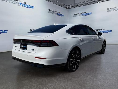 Platinum White Pearl 2025 Honda Accord Hybrid Touring
