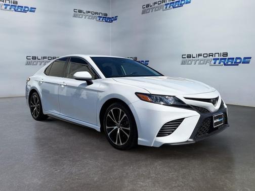 2020 Toyota Camry SE