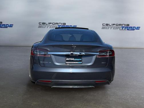 2016 Tesla Model S 90D