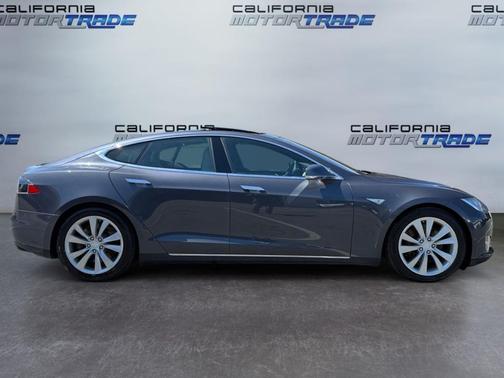 2016 Tesla Model S 90D