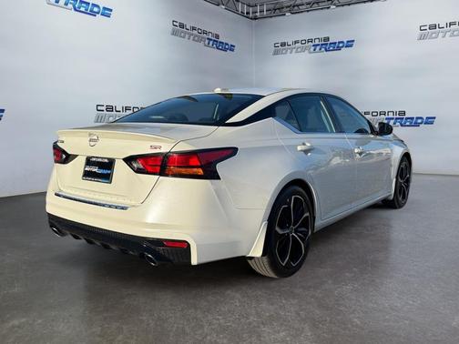 2023 Nissan Altima SR FWD