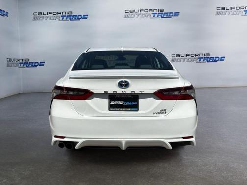 Ice Cap 2023 Toyota Camry SE