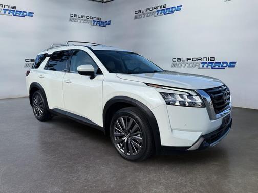 2022 Nissan Pathfinder SL 2WD