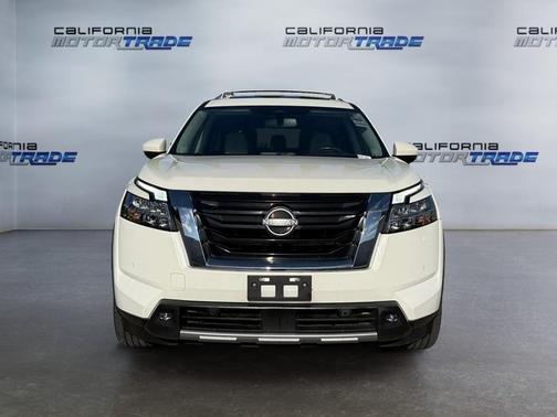 2022 Nissan Pathfinder SL 2WD