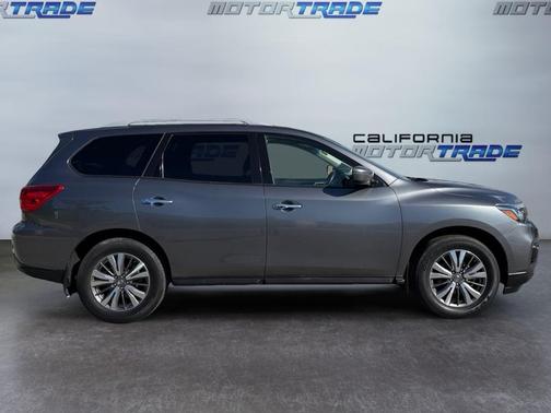 2019 Nissan Pathfinder S