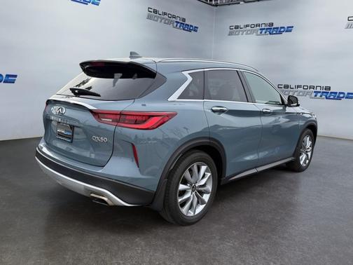 2022 INFINITI QX50 LUXE