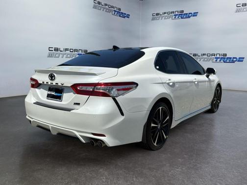 Wind Chill Pearl 2020 Toyota Camry XSE