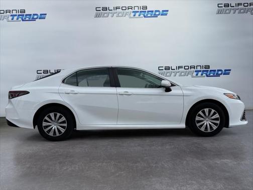 2024 Toyota Camry Hybrid LE