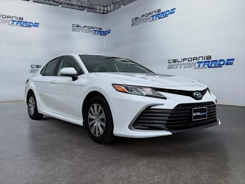 2024 Toyota Camry Hybrid LE