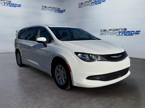 2021 Chrysler Voyager LX