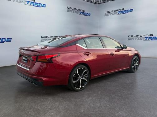2023 Nissan Altima SR FWD