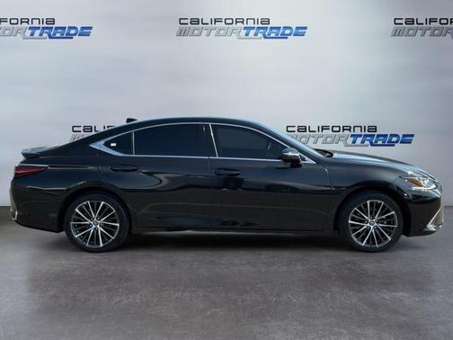 Caviar 2023 Lexus ES 300h Base