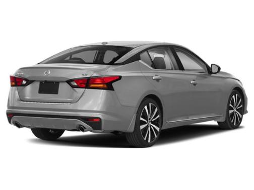 Brilliant Silver Metallic 2022 Nissan Altima SR FWD