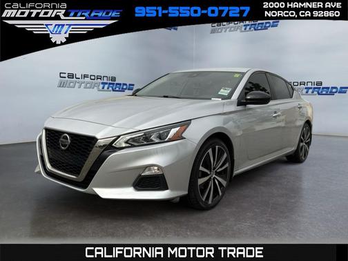 Brilliant Silver Metallic 2022 Nissan Altima SR FWD