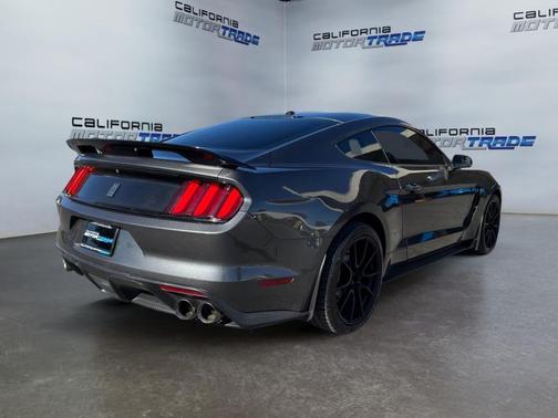 2017 Ford Shelby GT350 Base