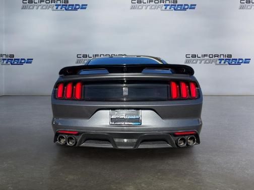 2017 Ford Shelby GT350 Base