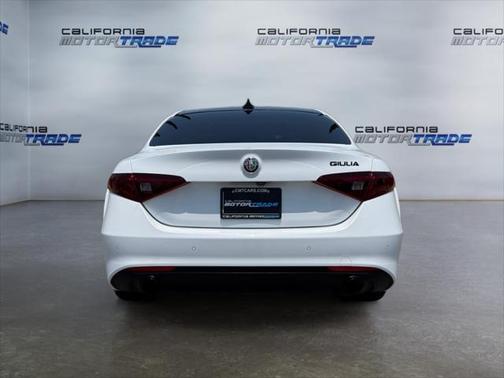 2020 Alfa Romeo Giulia Base