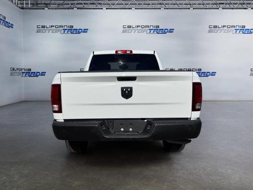 2024 RAM 1500 Classic Warlock Crew Cab 4x4 5'7' Box