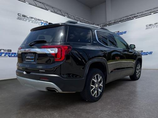 2023 GMC Acadia AWD SLT