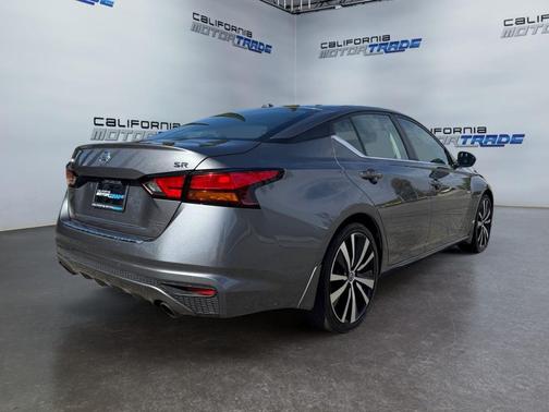 2022 Nissan Altima SR VC-Turbo FWD