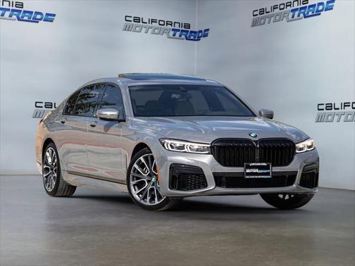 2022 BMW 740 i