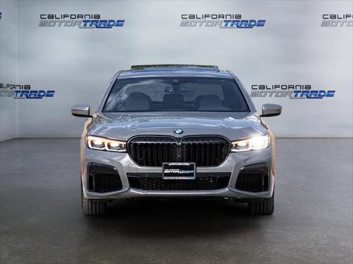 2022 BMW 740 i