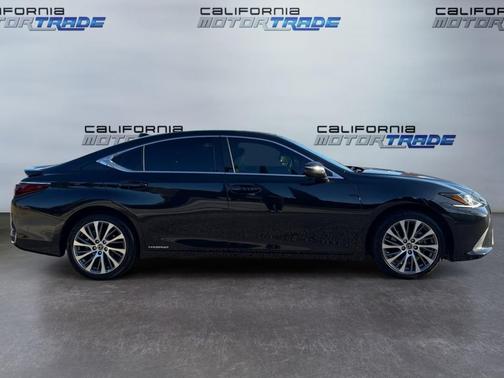 2021 Lexus ES 300h Base