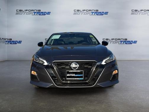 2022 Nissan Altima SR FWD